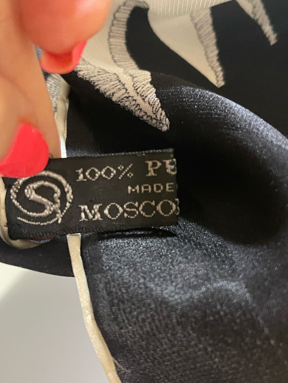 Vintage Mosconi Como Black & White Silk Scarf Wrap Italy 48x46 - Picture 5 of 5